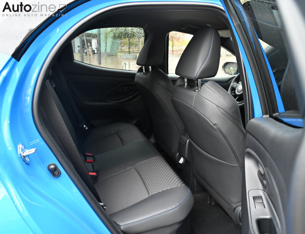 Toyota Yaris (Achterin)