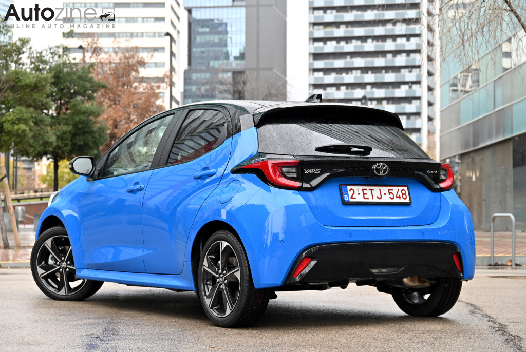 Toyota Yaris (Driekwart achter)