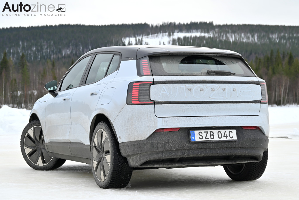 Volvo EX30 (Driekwart achter)