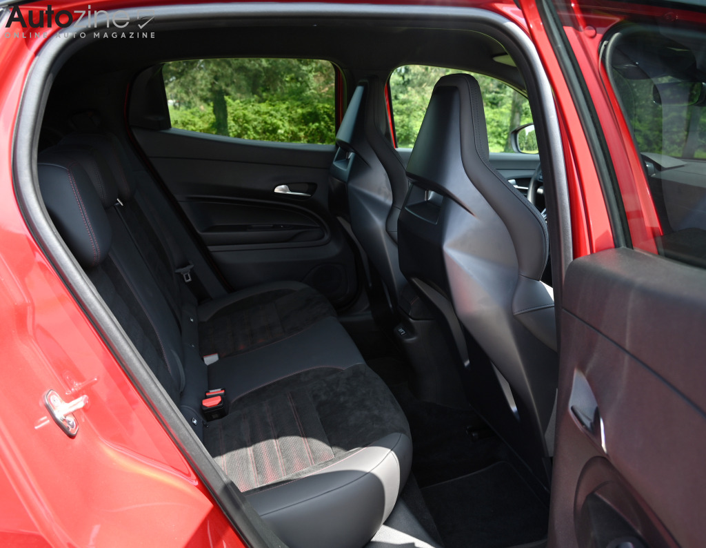 Alfa Romeo Junior (Achterin)