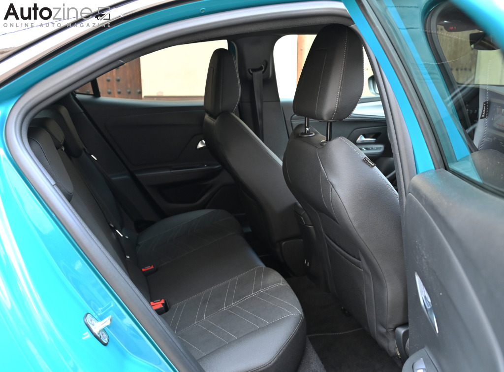 Opel Mokka (Achterin)