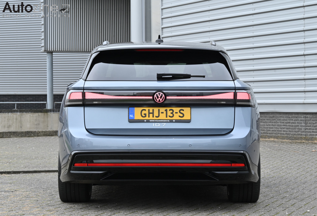 Volkswagen ID.7 Tourer (Recht achter)