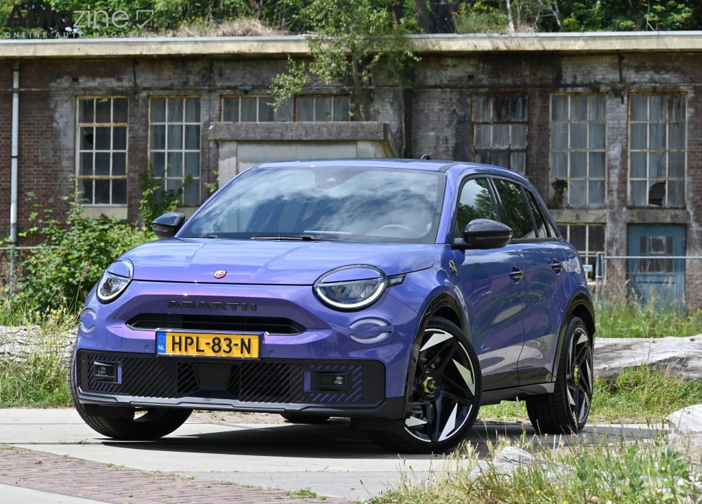 Abarth 600e (Driekwart voor)