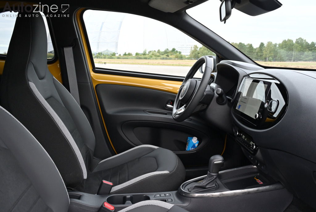 Toyota Aygo X Hybrid (Interieur doorkijk)