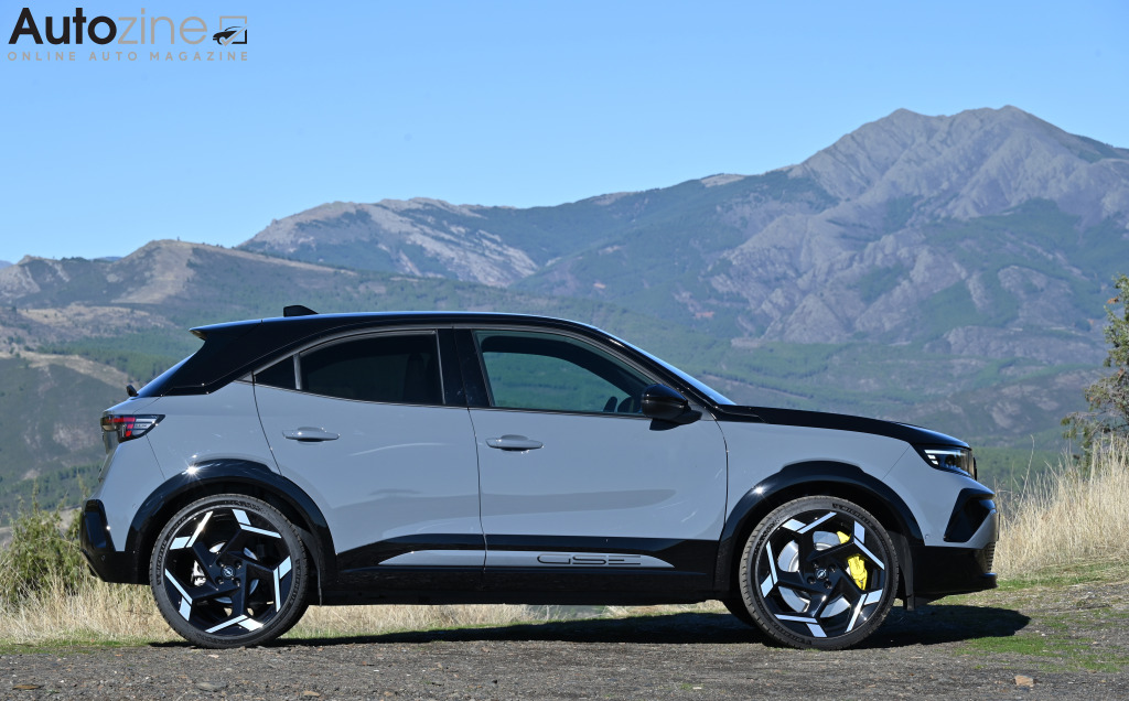 Opel Mokka GSE (Zijkant)