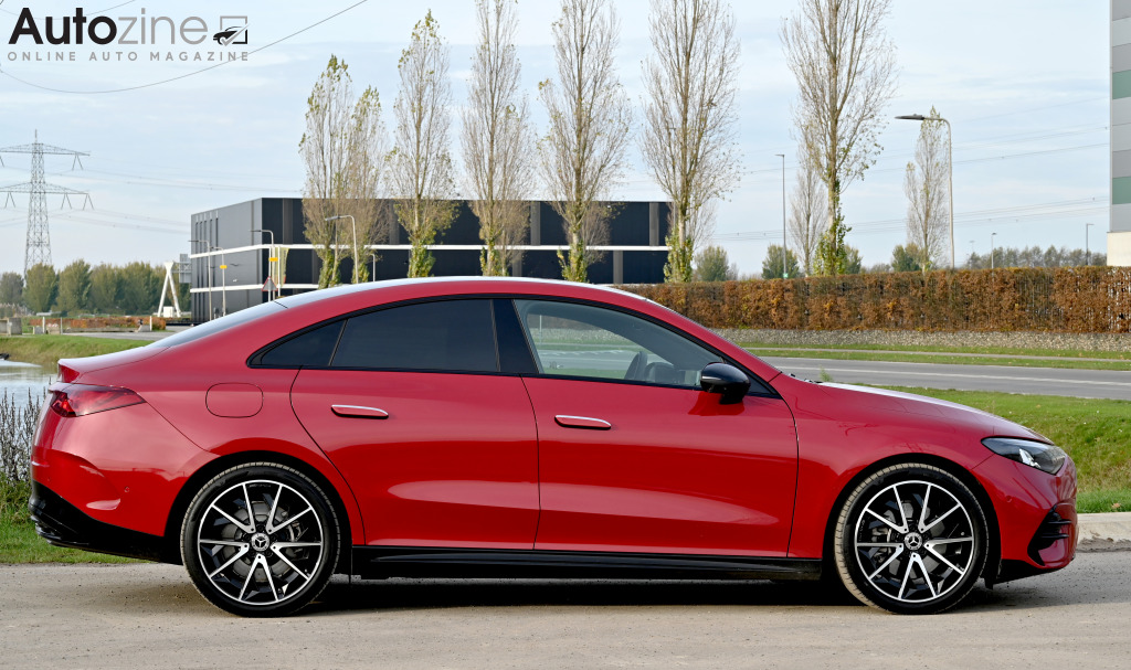 Mercedes-Benz CLA (Zijkant)