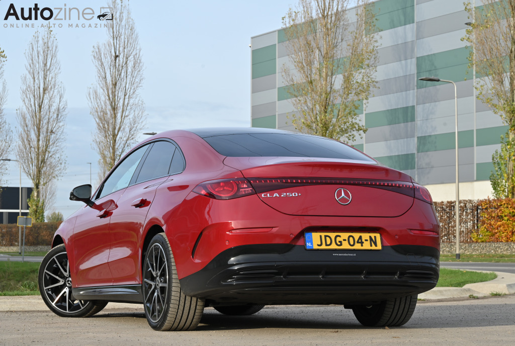 Mercedes-Benz CLA (Driekwart achter)