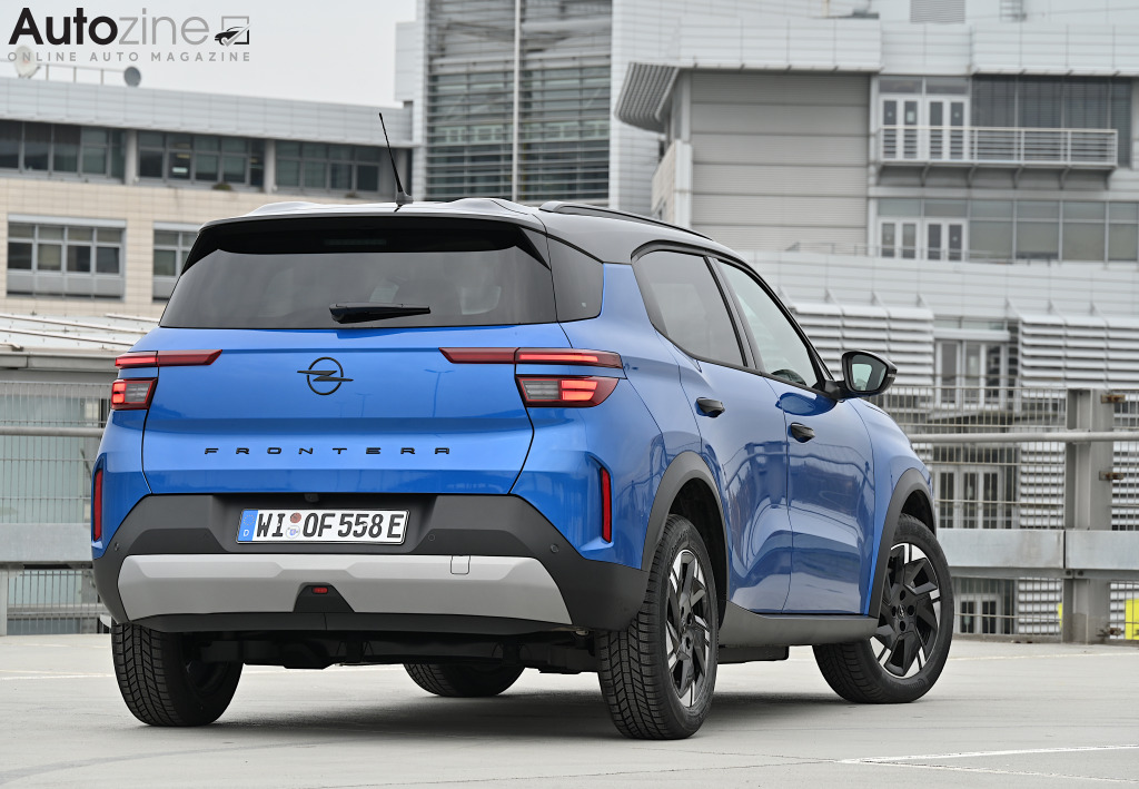Opel Frontera (Driekwart achter)