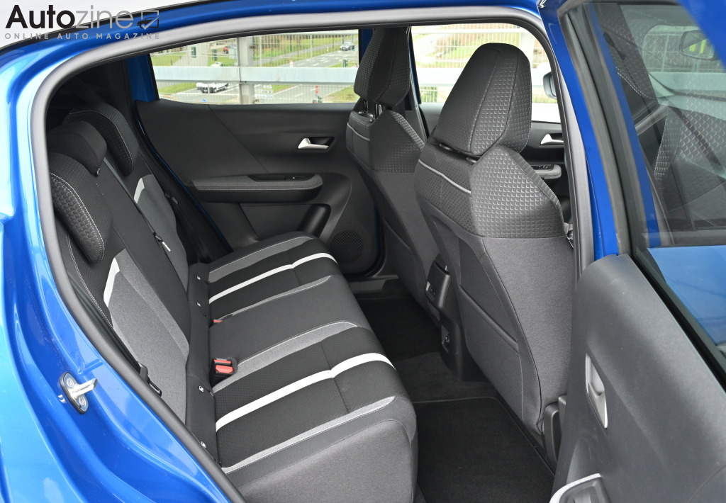 Opel Frontera (Achterin)