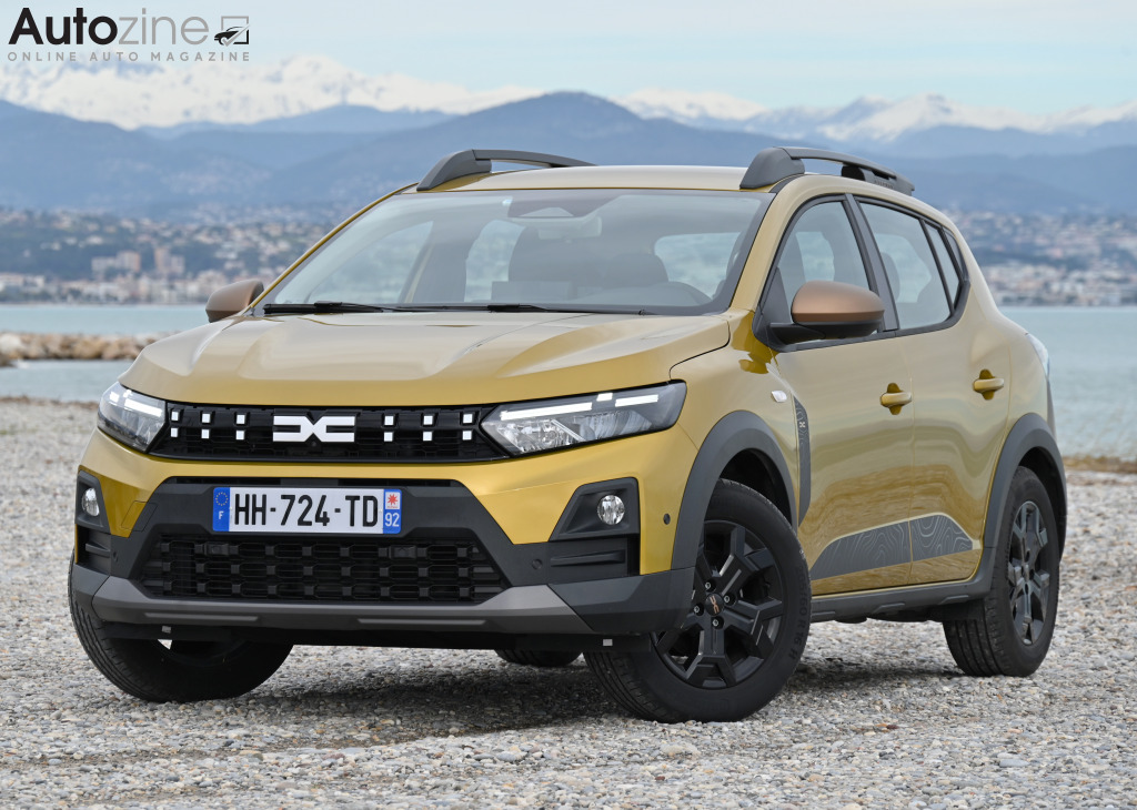 Dacia Sandero Stepway (Driekwart voor)