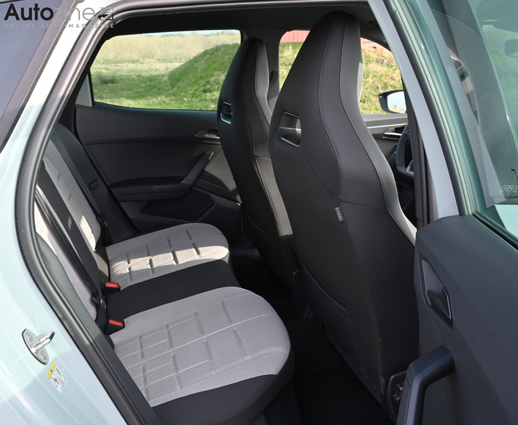 Seat Arona (Achterin)