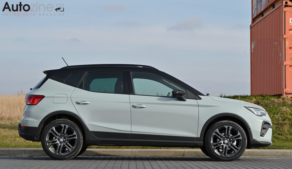 Seat Arona (Zijkant)