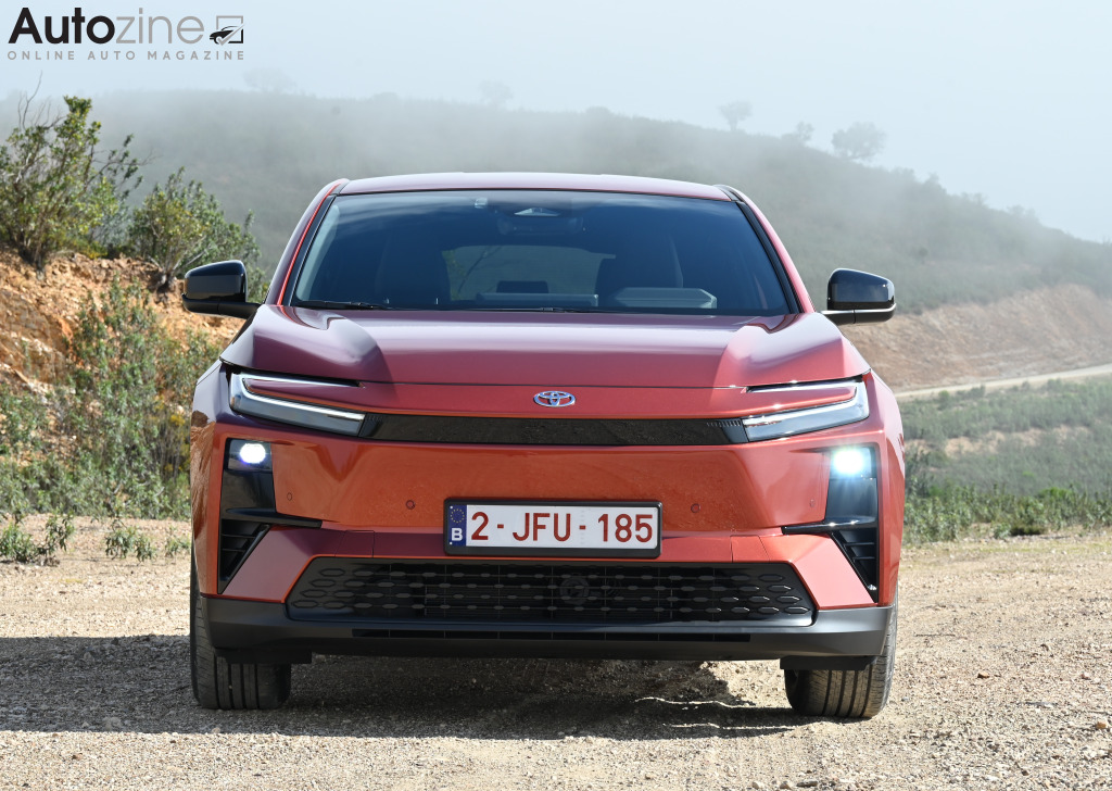 Toyota C-HR+ (Recht voor)