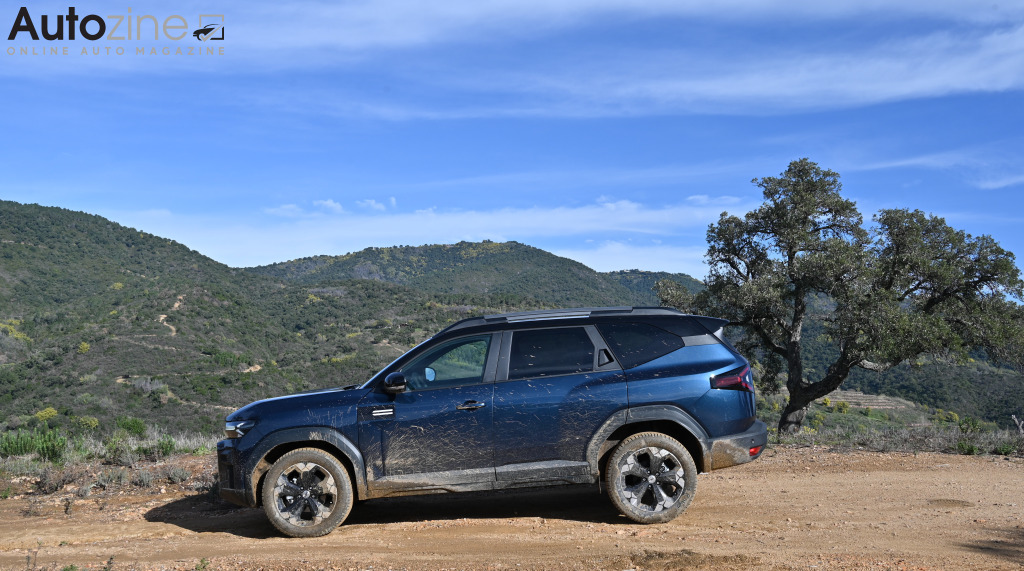 Dacia Bigster (Zijkant)