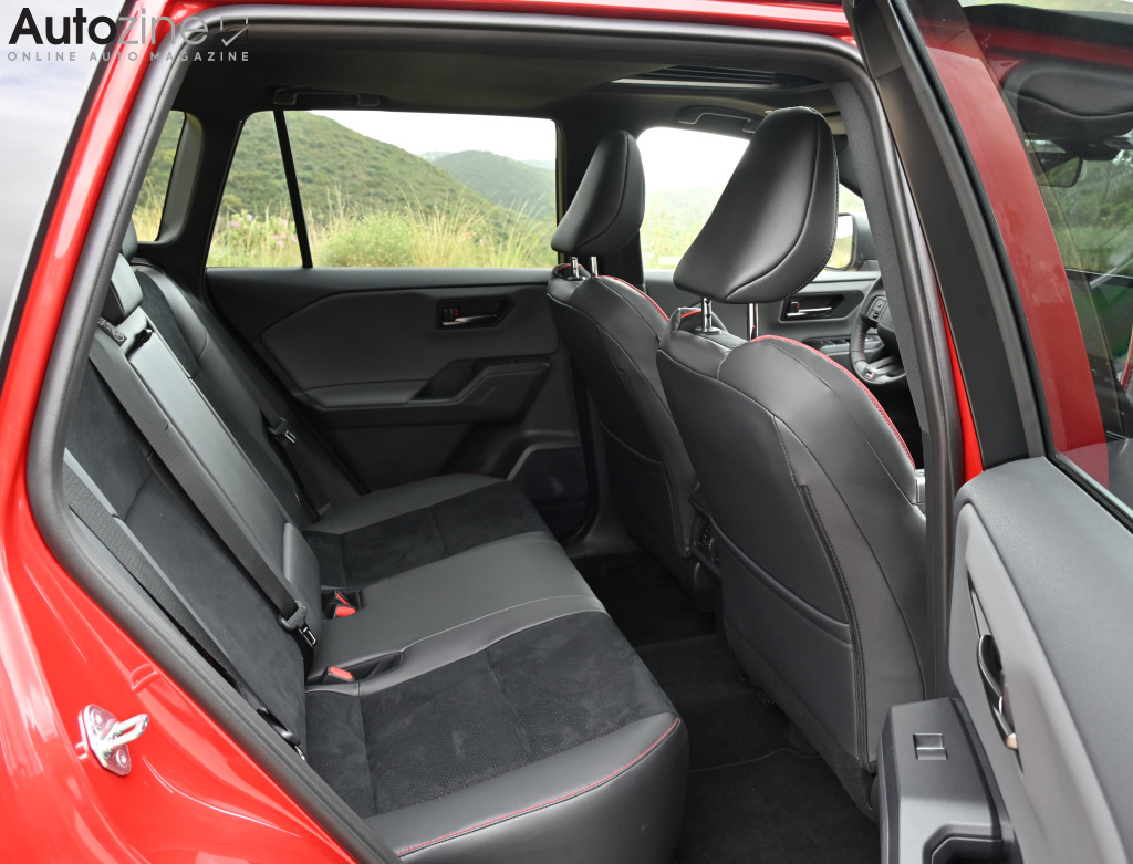 Toyota RAV4 (Achterin)