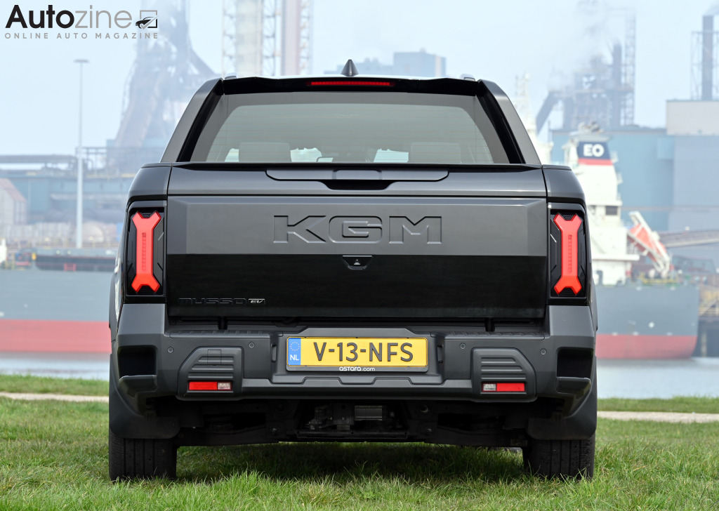 KGM Musso (Recht achter)