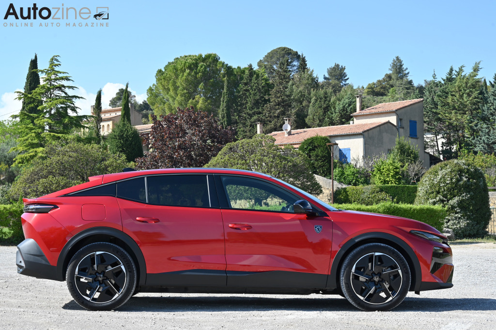 Peugeot 408 (Zijkant)