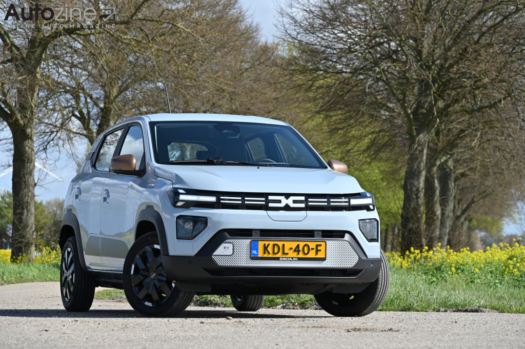 Dacia Spring (Driekwart voor)