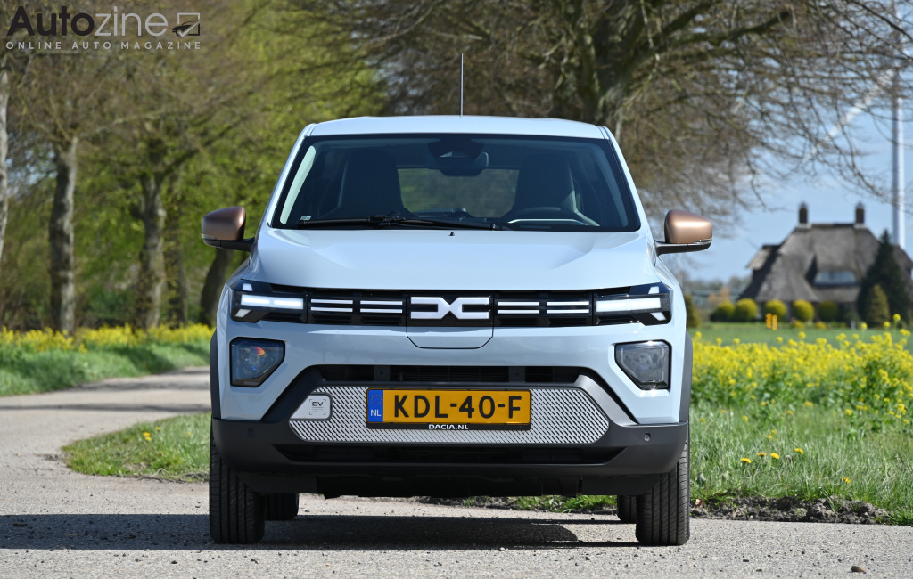 Dacia Spring (Recht voor)