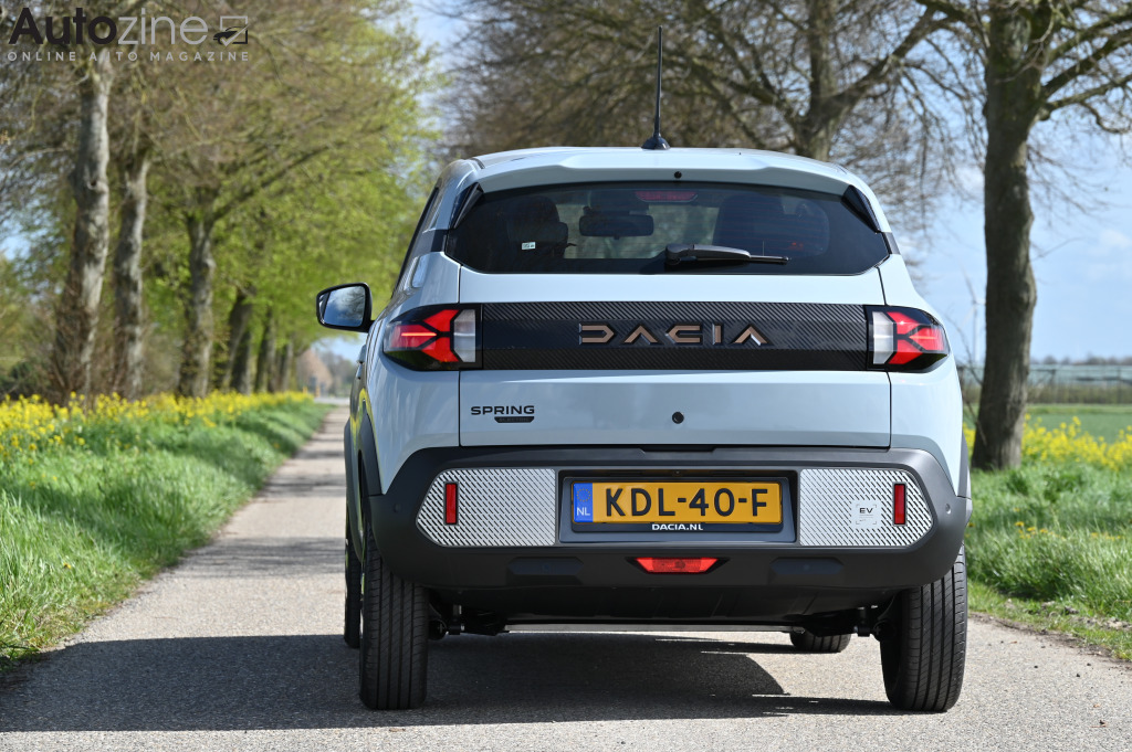 Dacia Spring (Recht achter)
