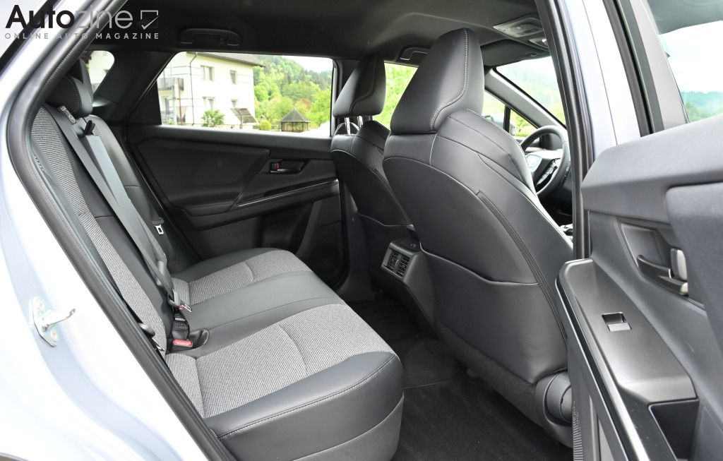 Toyota bZ4X Touring (Achterin)