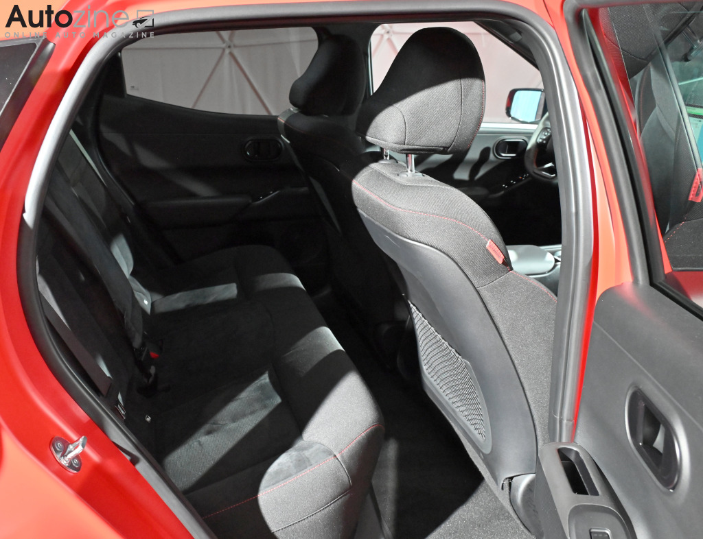 Hyundai IONIQ 3 (Achterin)