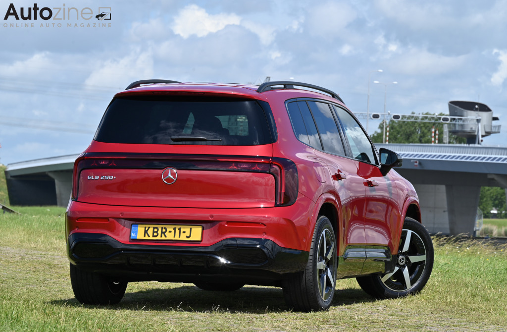 Mercedes-Benz GLB (Driekwart achter)