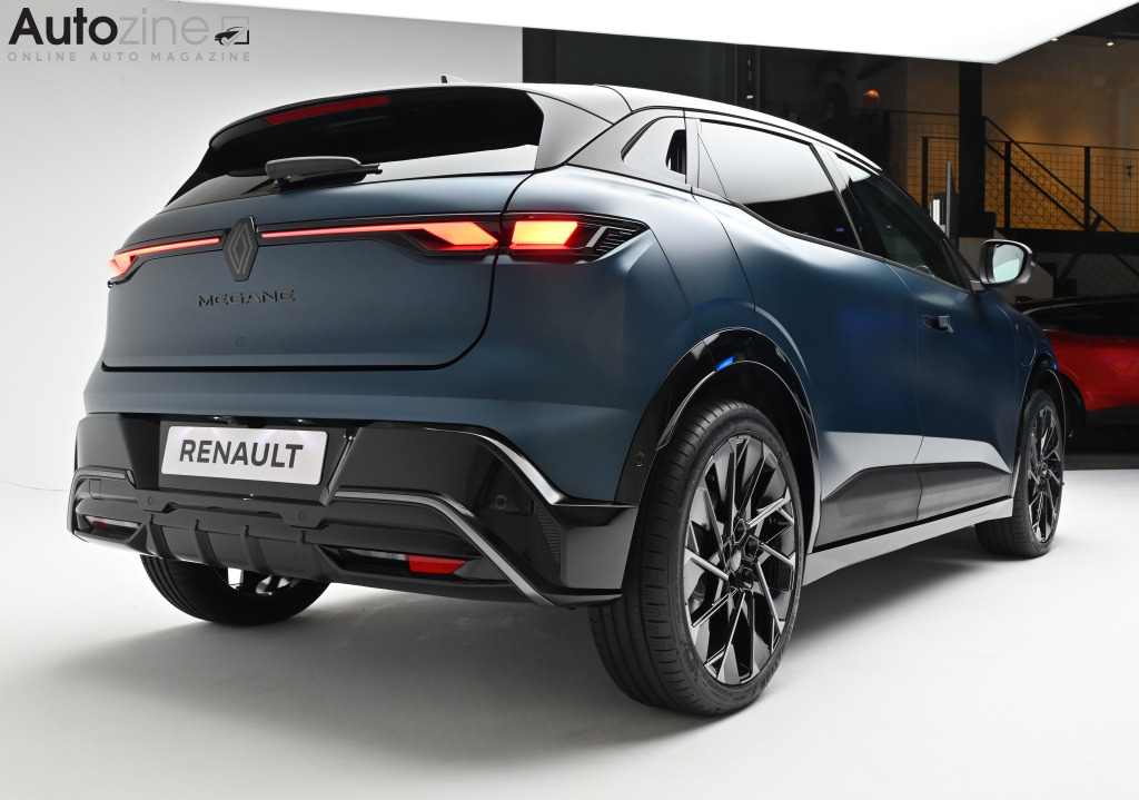 Renault Megane Electric (Schuin achter)