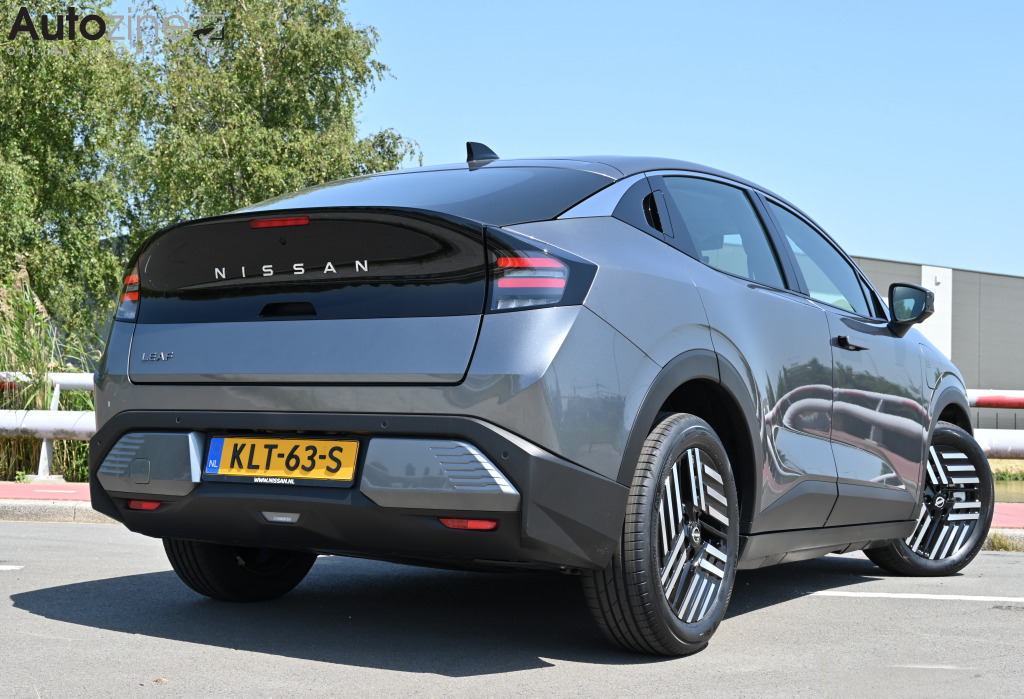 Nissan Leaf (Driekwart achter)