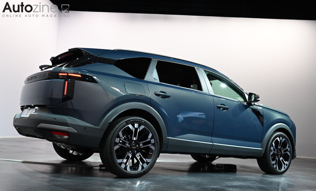 Dacia Striker (Schuin achter)