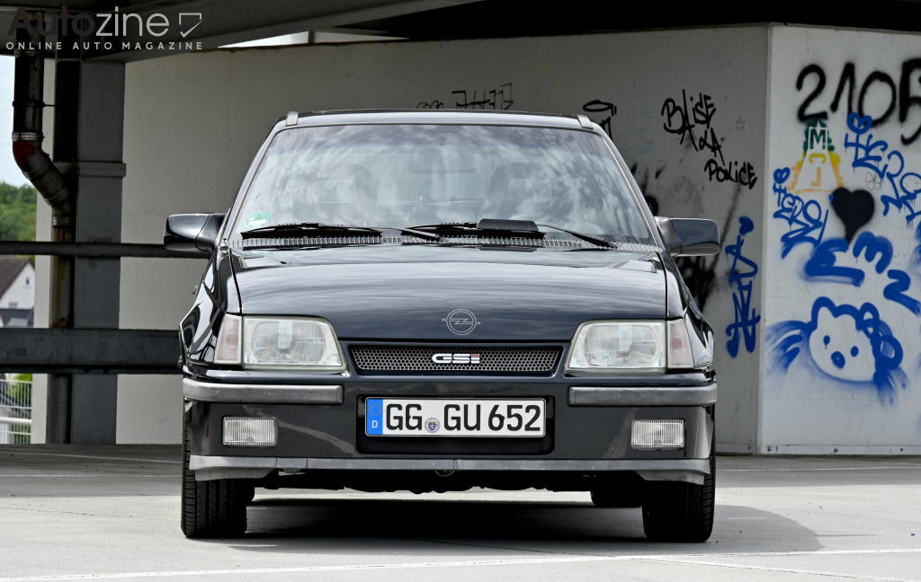 Opel Kadett GSi (Recht voor)