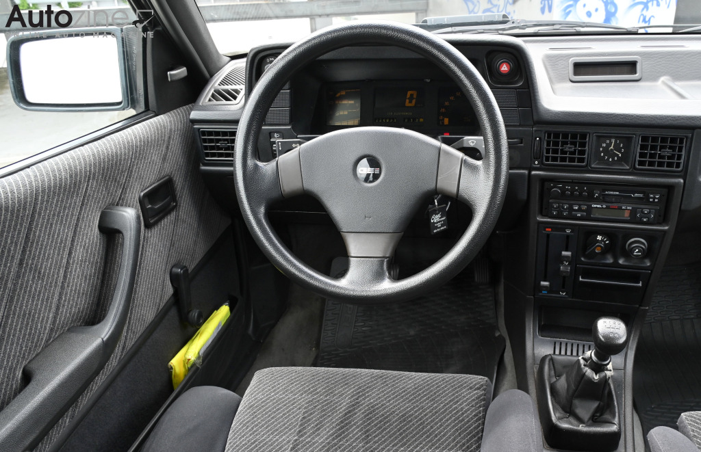 Opel Kadett GSi (Interieur)