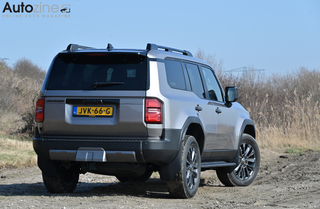 Toyota Land Cruiser (Driekwart achter)