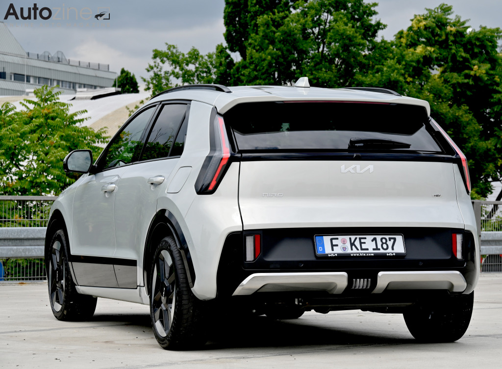 Kia Niro (Driekwart achter)
