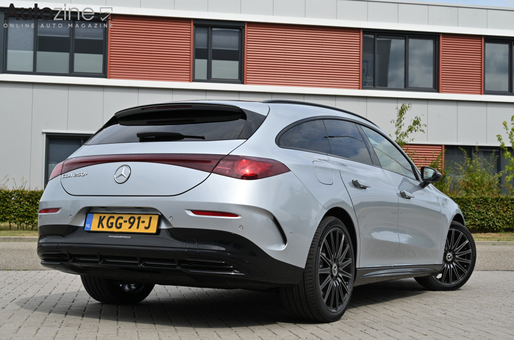 Mercedes-Benz CLA Shooting Brake (Driekwart achter)