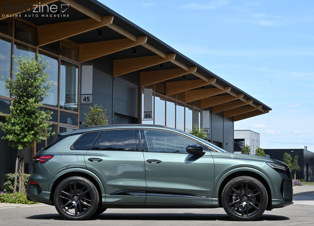 Audi Q4 e-tron (Zijkant)