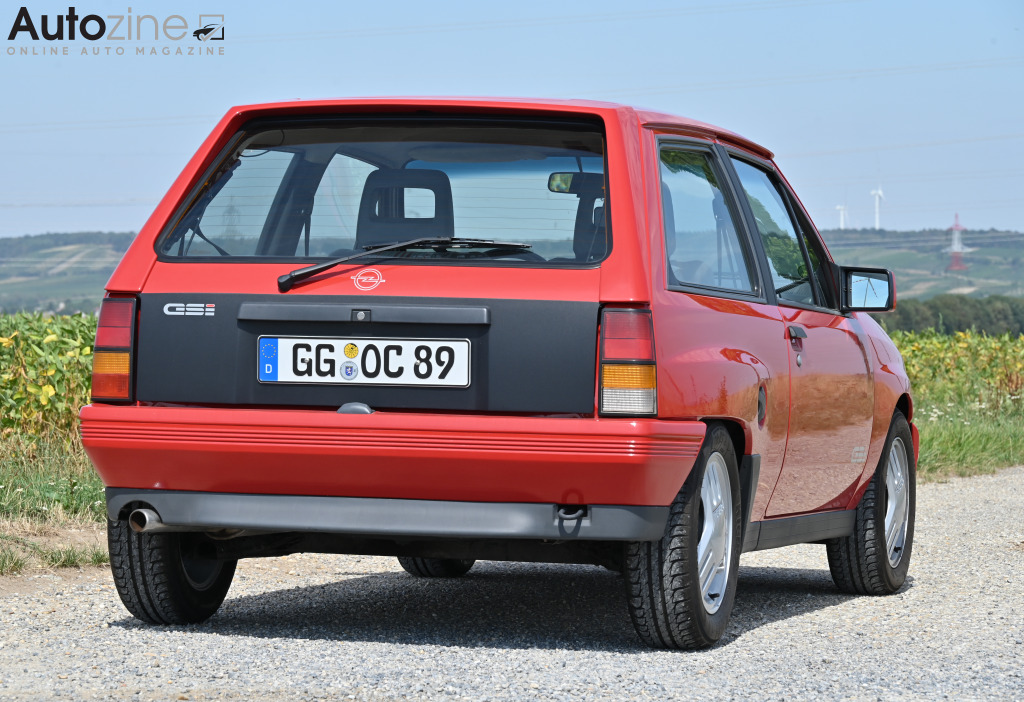 Opel Corsa GSi (Schuin achter)