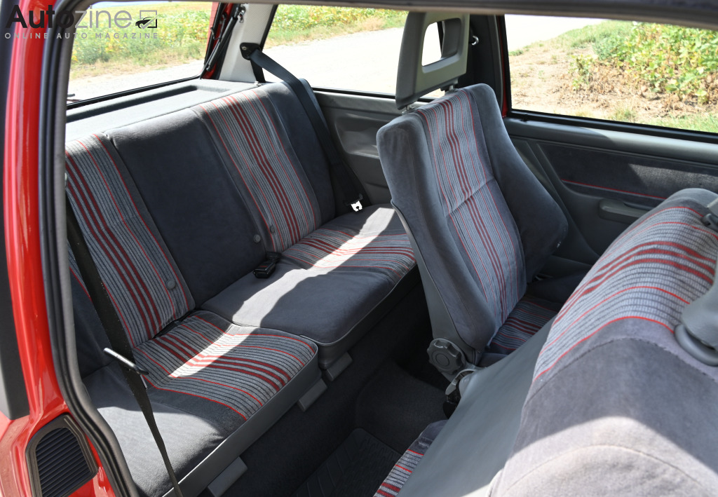 Opel Corsa GSi (Achterin)