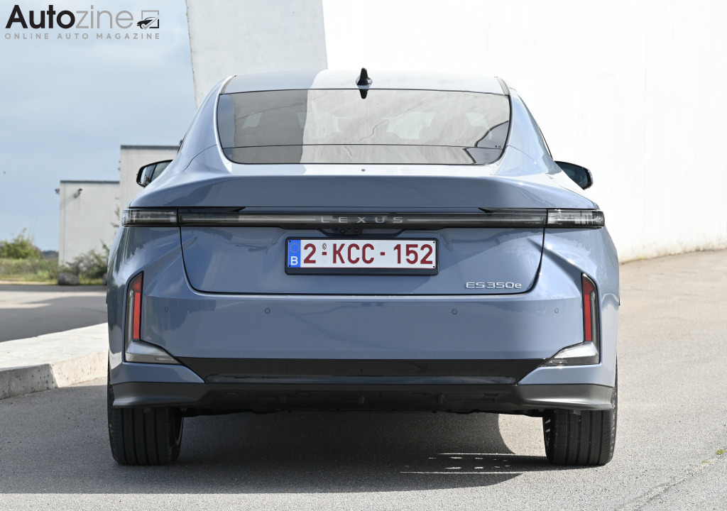 Lexus ES (Recht achter)