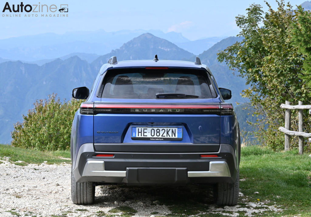 Subaru e-Outback (Recht achter)