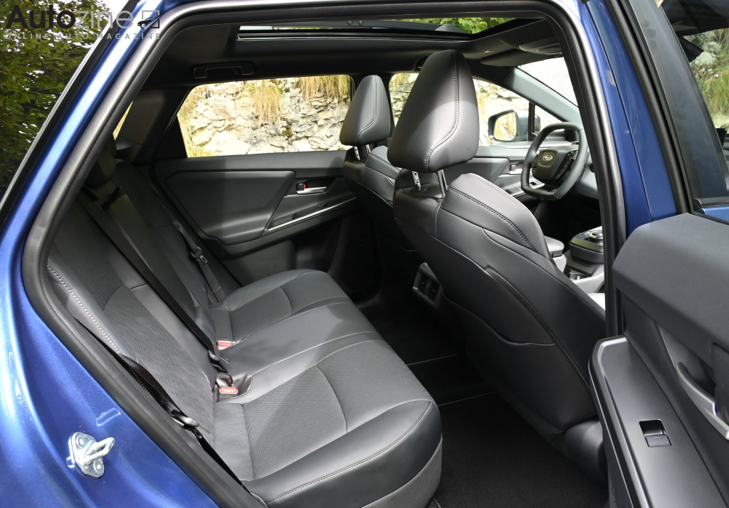 Subaru e-Outback (Achterin)