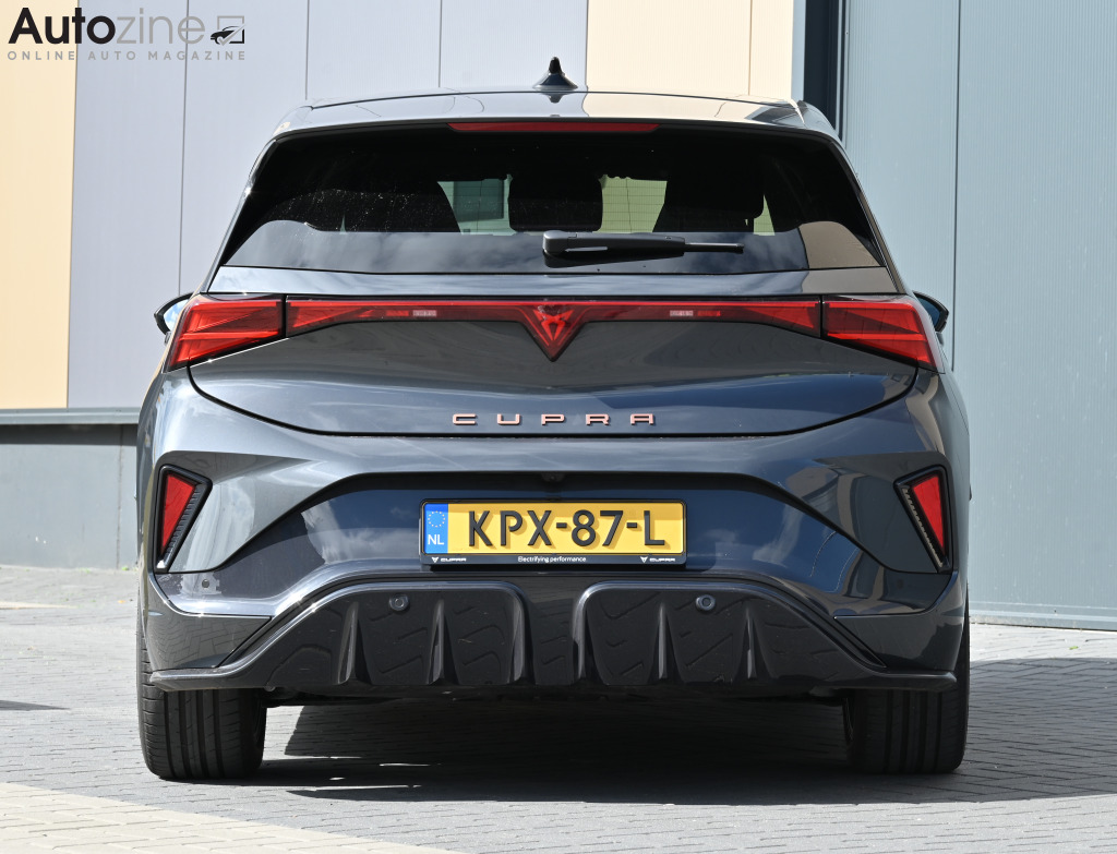 Cupra Born (Recht achter)