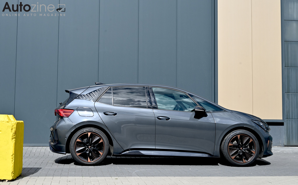 Cupra Born (Zijkant)