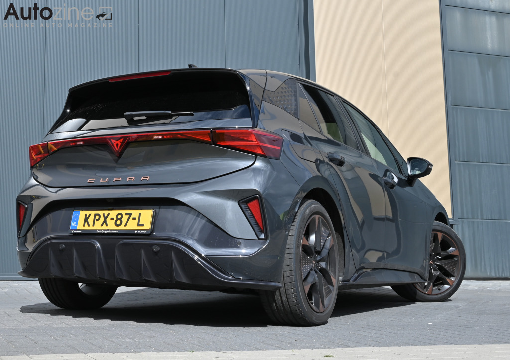 Cupra Born (Driekwart achter)