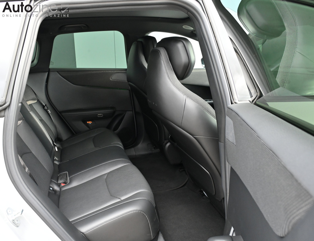 Mazda CX-6e (Achterin)