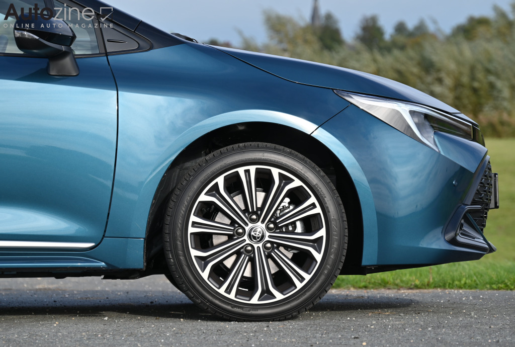 Toyota Corolla Touring Sports (Wiel)