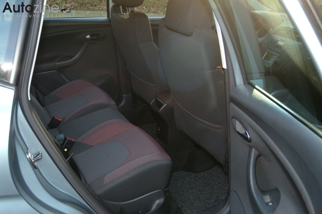 Seat Toledo (2004 - 2010) (Achterin)