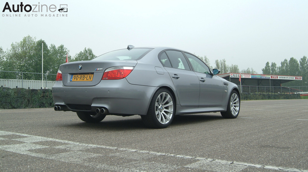 BMW M5 (Driekwart achter)