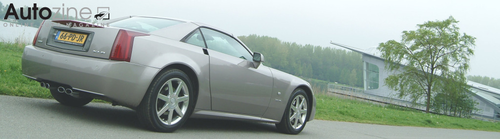 Cadillac XLR (Driekwart achter breed)