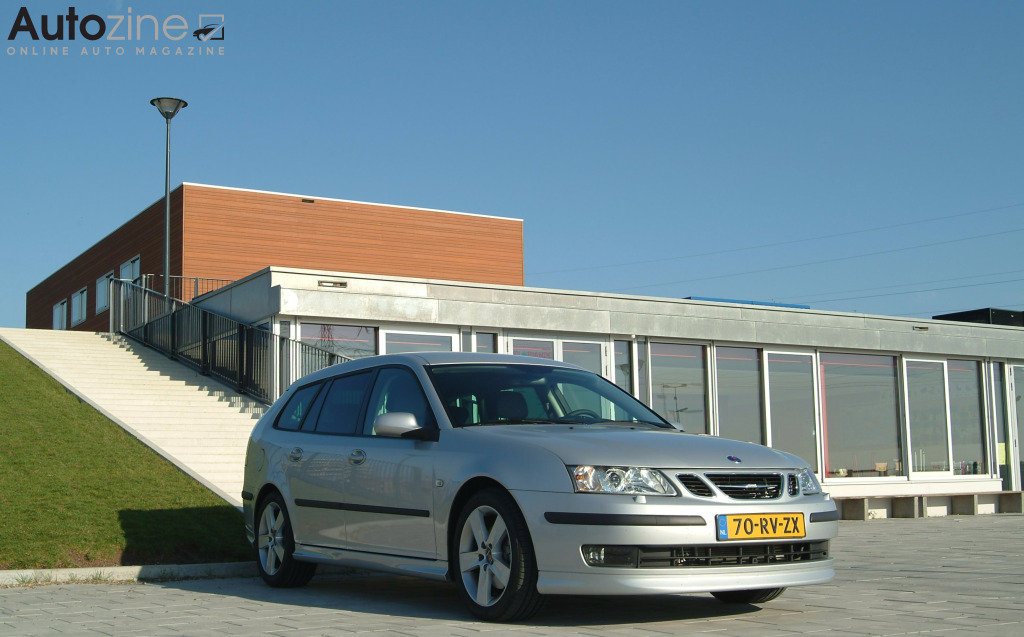 Saab 9-3 Sport Estate (Schuin voor)